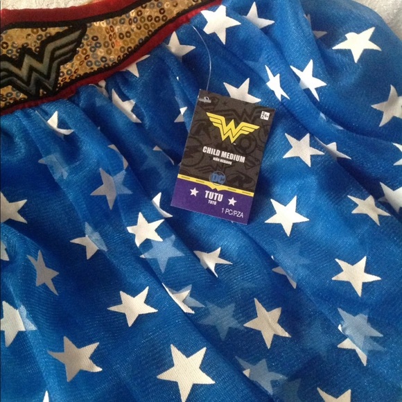 NWT childs M Wonder Woman tutu skirt - Picture 2 of 3